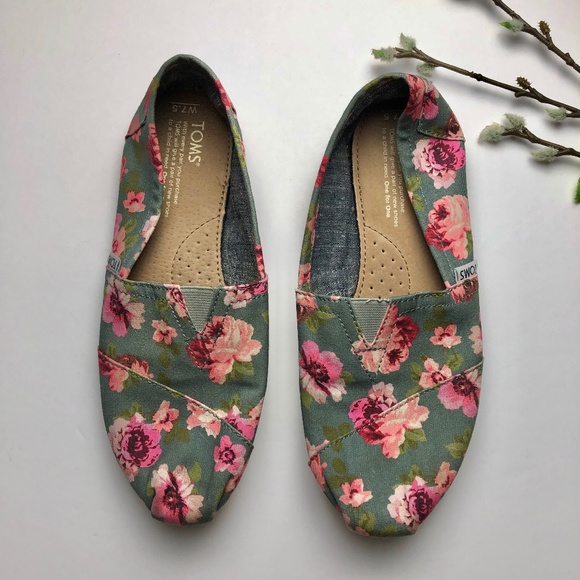 TOMS Rose Print Slip on Sneakers Blue Pink Size 7.5 - Picture 1 of 6